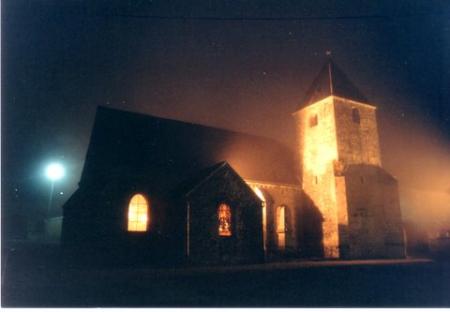 L'EGLISE SAINT REMY..LA NUIT MERCI A BERNARD..